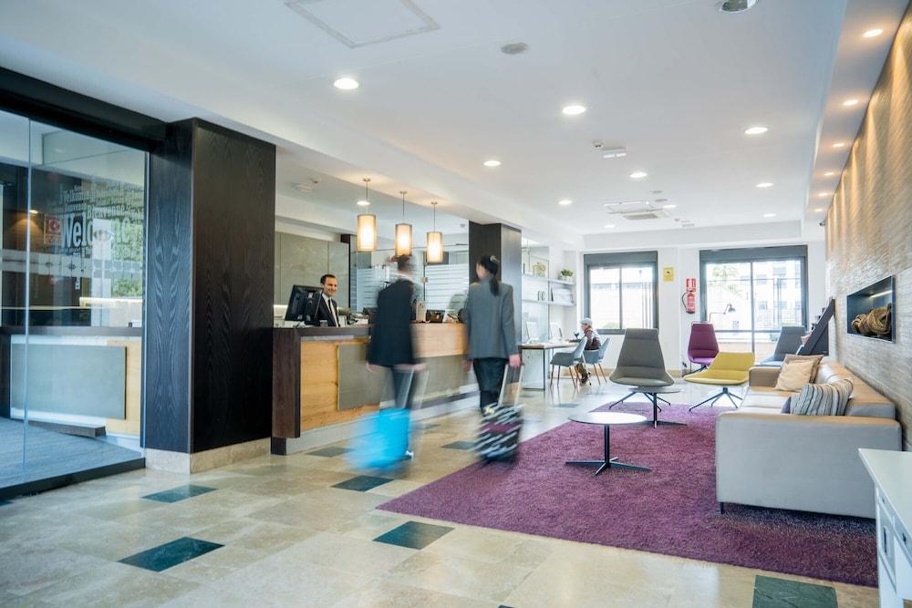 Compostela Suites Madrid Eksteriør billede